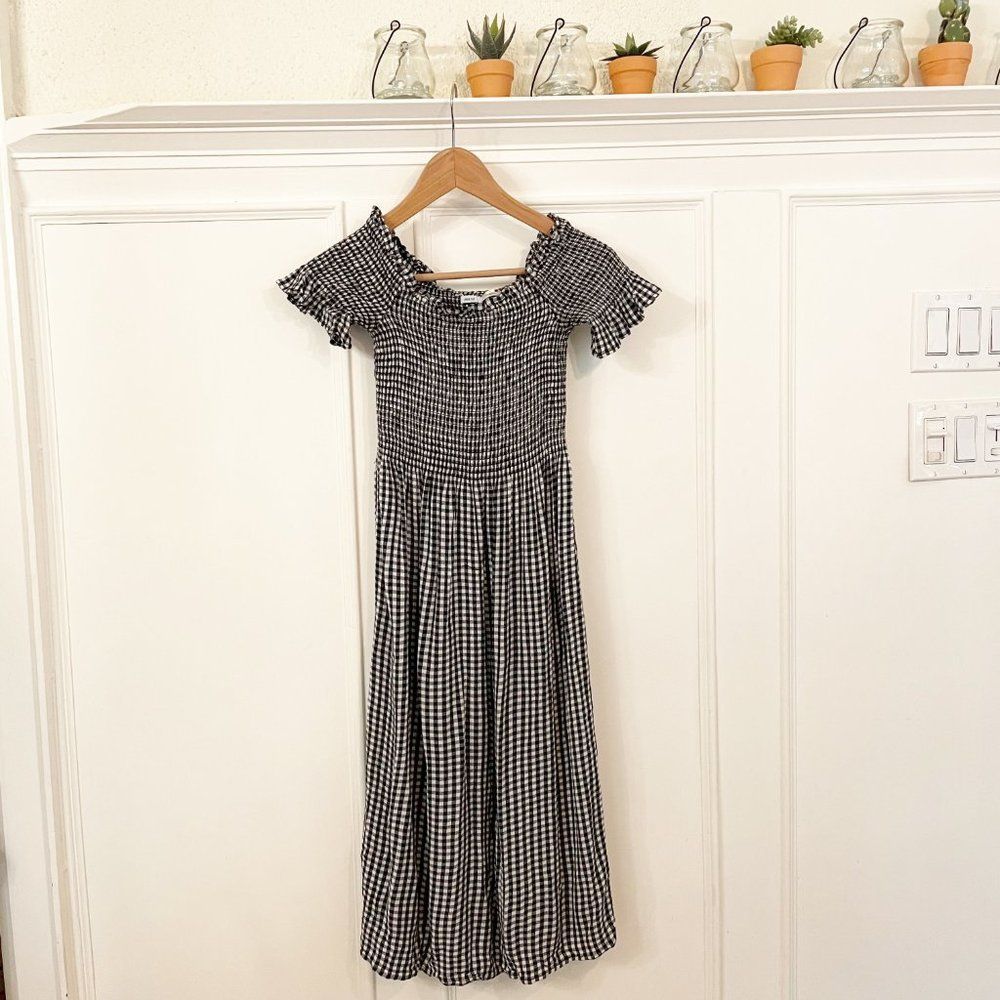 kimchi blue • smocked gingham off shoulder midi dress - Picture 4 of 8